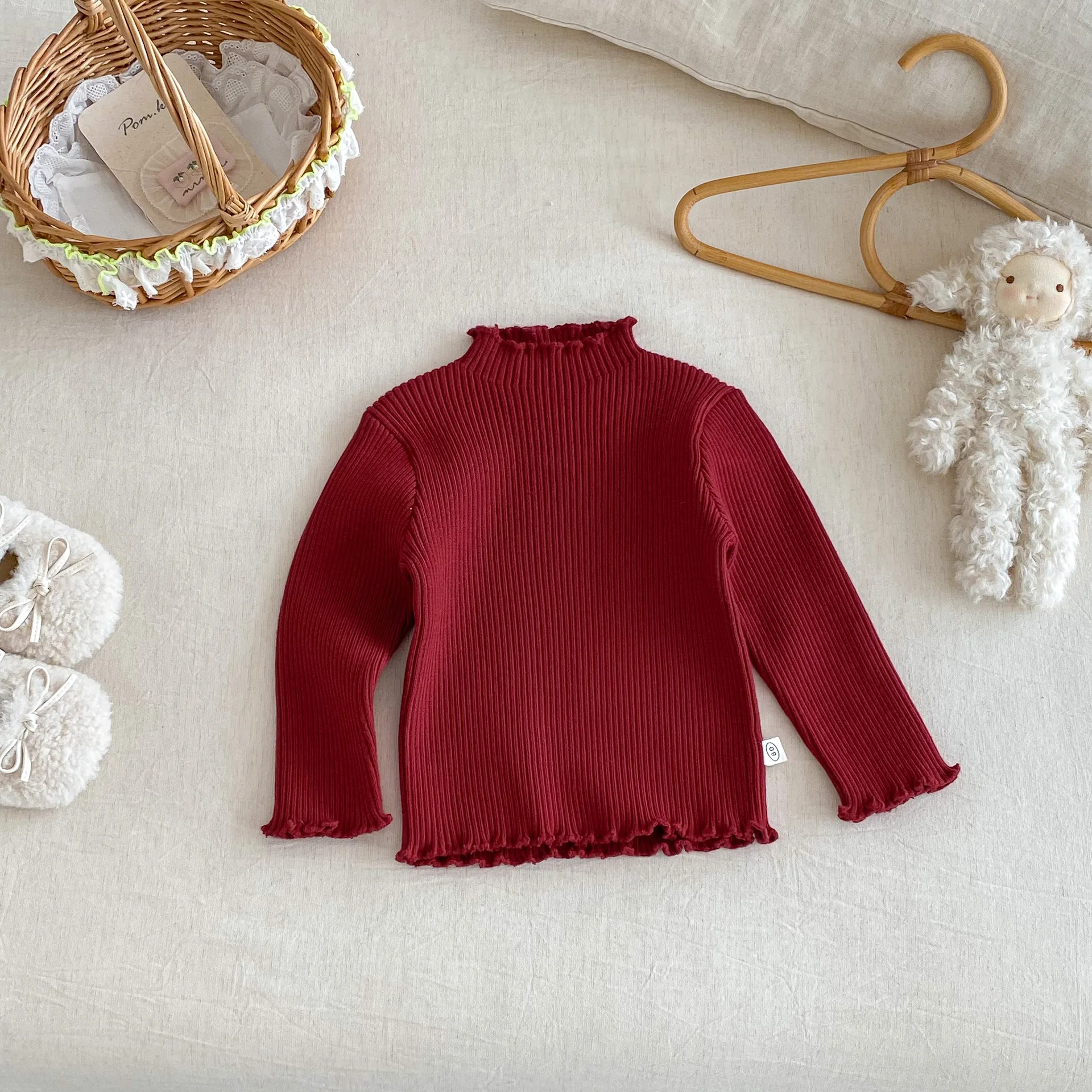 Pull à manches longues pour bébé fille style princesse tissu doux couleur rouge bordeaux confort et élégance p