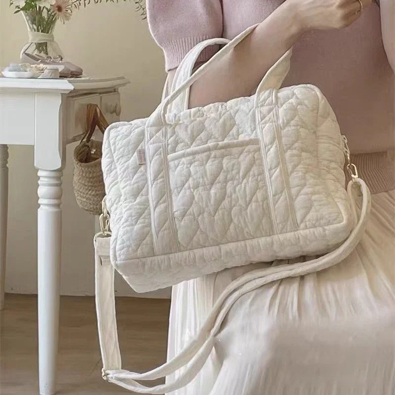 Sac à Main Matelassé Polyvalent pour Maman Léger Élégant Bandoulière Amovible Design Minimaliste Idéal pour le