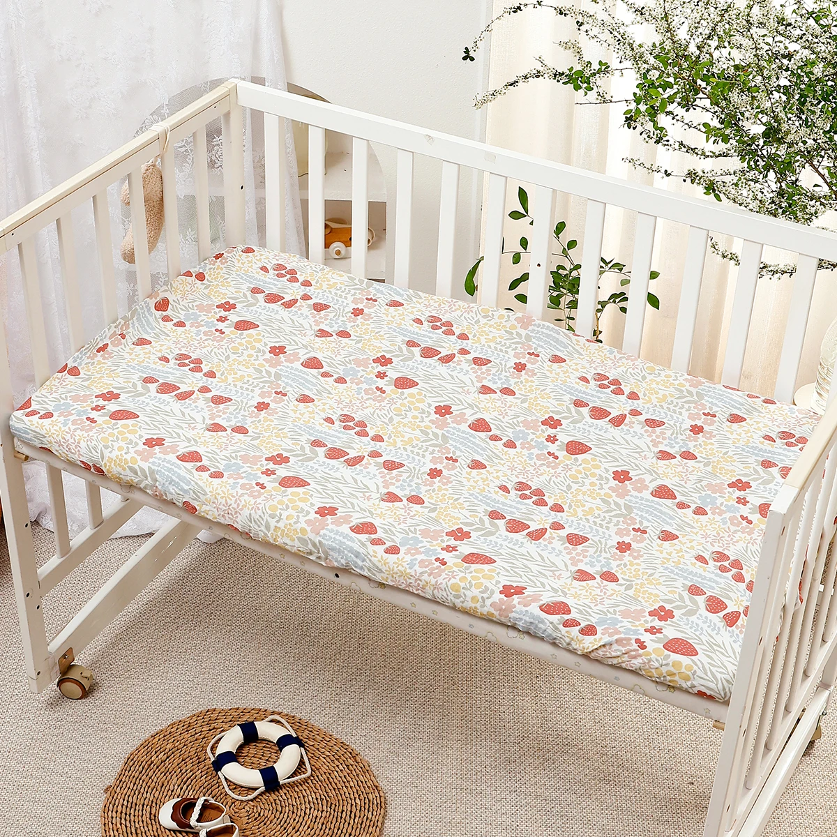 Drap de lit bébé kangobaby 70% bambou 30% coton design floral motifs fleurs jaune rouge gris doux confort mate