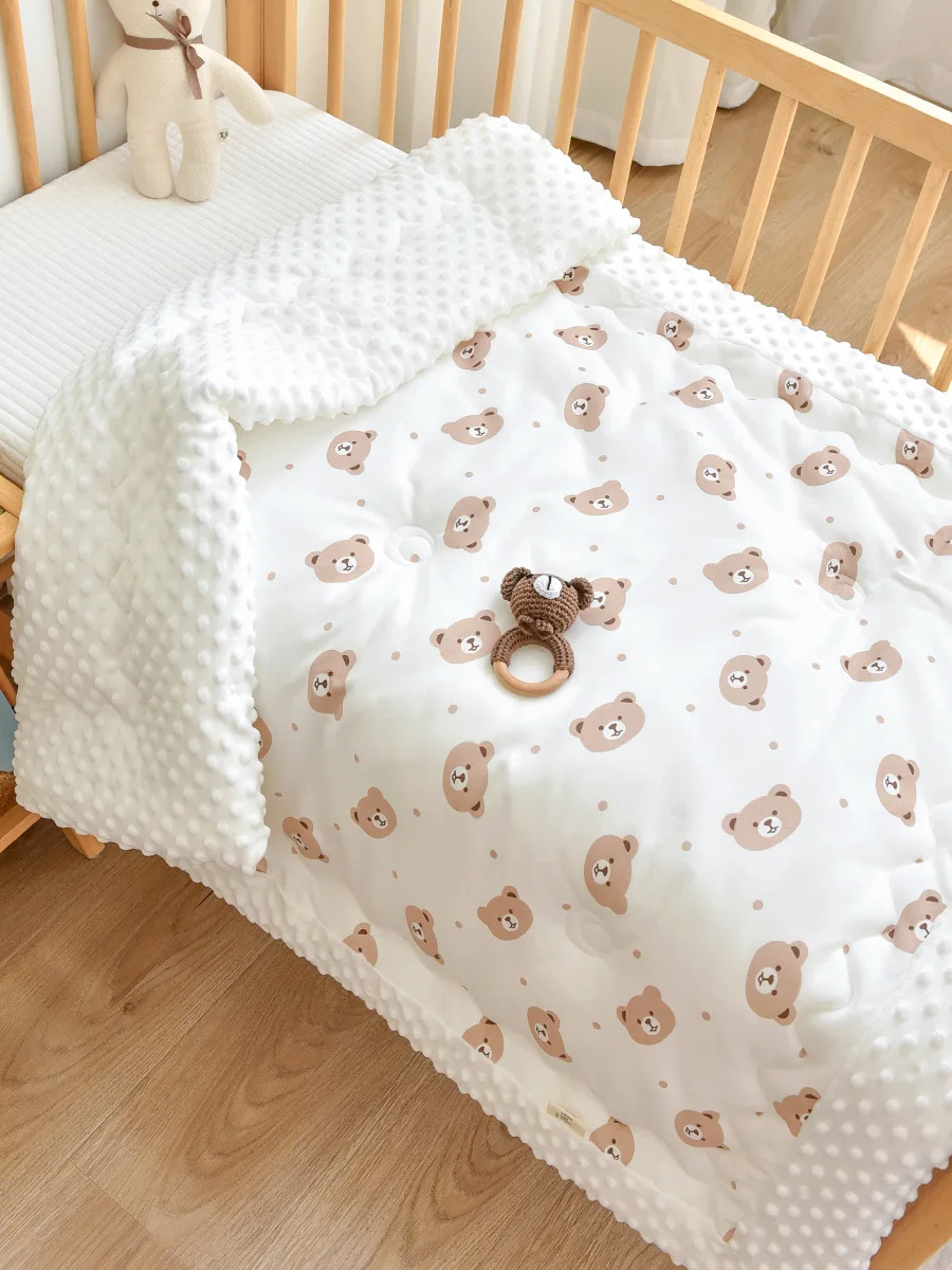 Couverture matelassée bébé 100x120cm douce pelucheuse ours motifs Accessoire chambre bébé couette confort tiss