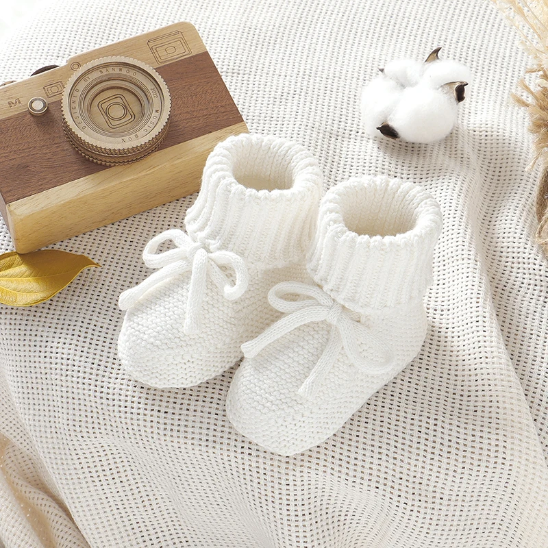 Chaussures bébé tricotées unisexuelles blancs premiers marcheurs 018m doux confortables élastiques cordon