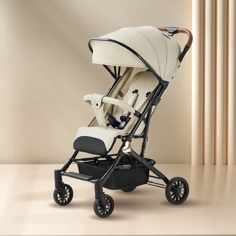 Poussette bébé portable voyage légère 4 roues assise allonge sécuritaire style moderne coloris brun