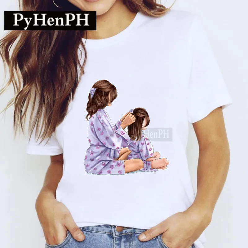Les t-shirts à manches courtes mère-fille imprimés maman et fille à la mode sont vendus bien en été. Créatif -