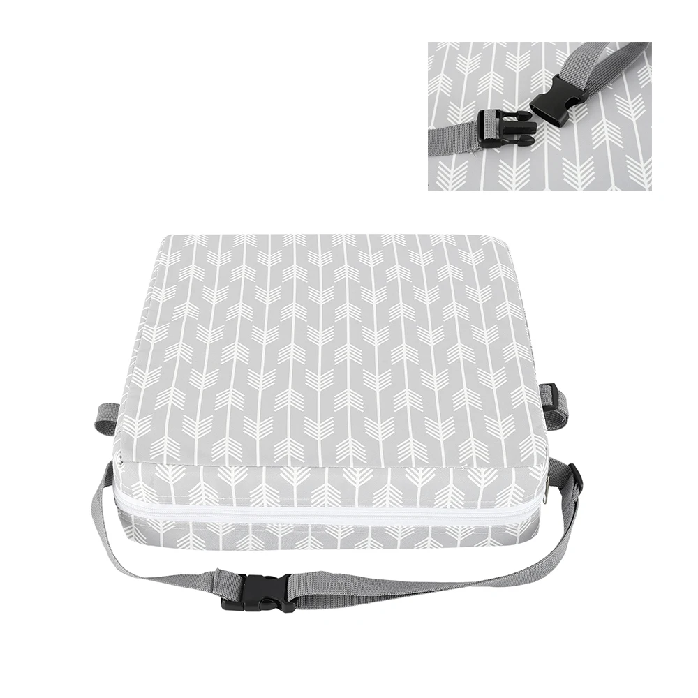 Coussin pliable pour bébé extérieur modern design portable confortable motifs flèches coloris gris usage campi