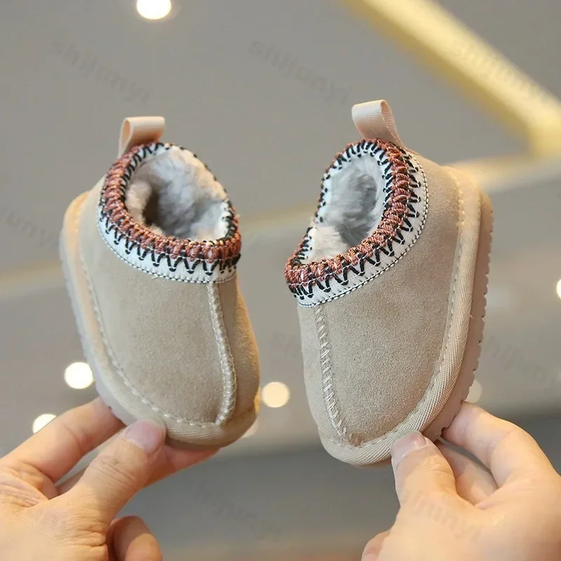 Bottines neige enfants mode hiver 2025 confortables semelle antidérapante cuir suédé fourrure intérieure bébé 