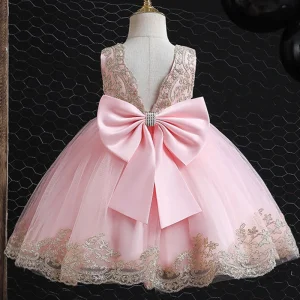 Robe princesse fille fêtes anniversaire mariage tissu tulle satin broderies dorées style classique rose élégance souplesse confort Robe princesse fille fêtes anniversaire mariage tissu tulle satin broderies dorées style classique rose élégance souplesse confort