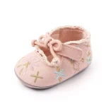 Chaussures bébé fille style princesse antidérapantes semelle souple tissu fleurs rose pâle