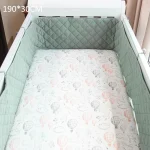 Matelas de berceau avec parechocs en coton doux motifs montgolfières 190cm x 30cm blanc et vert pastel bébé 01 ans haute qualité facile à nettoyer