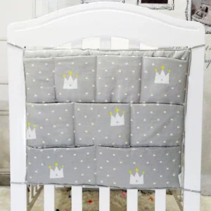 Sac de rangement suspendu pour chambre bébé organisateur de berceau poche pour couches accessoire lit bébé tissu coton motifs couronnes design moderne 50×60 cm Sac de rangement suspendu pour chambre bébé organisateur de berceau poche pour couches accessoire lit bébé tissu coton motifs couronnes design moderne 50×60 cm