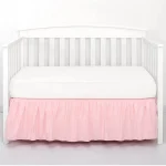 Jupe de lit de berceau en tissu microfibre lit bébé design moderne barreaux en bois finition blanche jupe rose pâle matelas inclut 100% sécuritaire bébé fille garçon