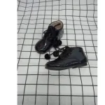 Chaussures d&rsquo;automne/hiver pour filles bottines en cuir véritable pompons noirs style élégant sécurité confort bébé enfant usage quotidien style moderne qualité premium