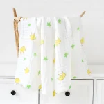 Couverture bébé en coton et bambou design couronnes et étoiles douce et respirante couverture d’emmaillotage pour bébé 01 an cadeau naissance