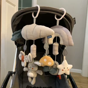 Mobile pour poussette bébé jouets suspendus peluches éducatives 刺激 sensoriels cadeau nouveauné design moderne doux 悬挂玩具 développement enfant stimulation visuelle anges en peluche accessoires poussette Mobile pour poussette bébé jouets suspendus peluches éducatives 刺激 sensoriels cadeau nouveauné design moderne doux 悬挂玩具 développement enfant stimulation visuelle anges en peluche accessoires poussette