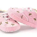 Chaussures bébé fille floral brodé semelles souples Prewalker 01 ans confortable et sécuritaire