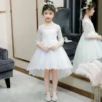 Robe princesse tulle enfants collection 2025 tenue spéciale occasion fille robe longue genoux manches courtes détails élégants matériau doux