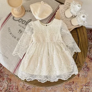 Robe princesse dentelle pour bébé fille manches longues style vintage occasion baptême anniversaire 02 ans crème et blanc Robe princesse dentelle pour bébé fille manches longues style vintage occasion baptême anniversaire 02 ans crème et blanc