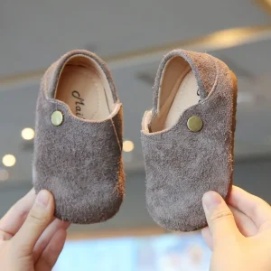Chaussures de marche en cuir antidérapantes pour bébés couleur unie polyvalentes plates mignonnes semelle souple nouvelle collection printempsautomne 2025 coffee Chaussures de marche en cuir antidérapantes pour bébés couleur unie polyvalentes plates mignonnes semelle souple nouvelle collection printempsautomne 2025 coffee