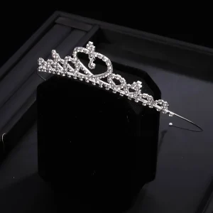 Diadème en métal argenté avec cristaux scintillants pour mariage fête accessoire élégant mode glamour bijou en cœur occasion spéciale style européen