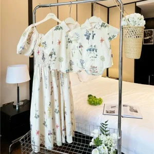 Tenues de famille assorties pour maman et fille papa et fils body bébé robe et chemise coréenne vêtements été 2023 cadeau original Tenues de famille assorties pour maman et fille papa et fils body bébé robe et chemise coréenne vêtements été 2023 cadeau original