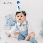 Costume anniversaire bébé garçon 1 an accessoire photo chapeau pom  chemise bleue  bretelles  noeud papillon  chaussettes tenue style messieurs polyester soft Guangdong