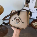 Sac fourretout brodé d&rsquo;ours High Sense tendance joli sac à bandoulière pour usage quotidien portage bébé poussette style moderne PITON & BEAR