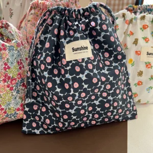 Sac à cordon coton portable organizer floral pour vêtements bébé accessoires mode écofriendly handmade