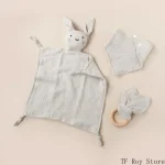Ensemble de jouets pour bébé doudou lapin anneau de dentition en bois lingette en mousseline 3 pièces gris clair