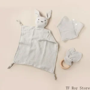 Ensemble de jouets pour bébé doudou lapin anneau de dentition en bois lingette en mousseline 3 pièces gris clair Ensemble de jouets pour bébé doudou lapin anneau de dentition en bois lingette en mousseline 3 pièces gris clair