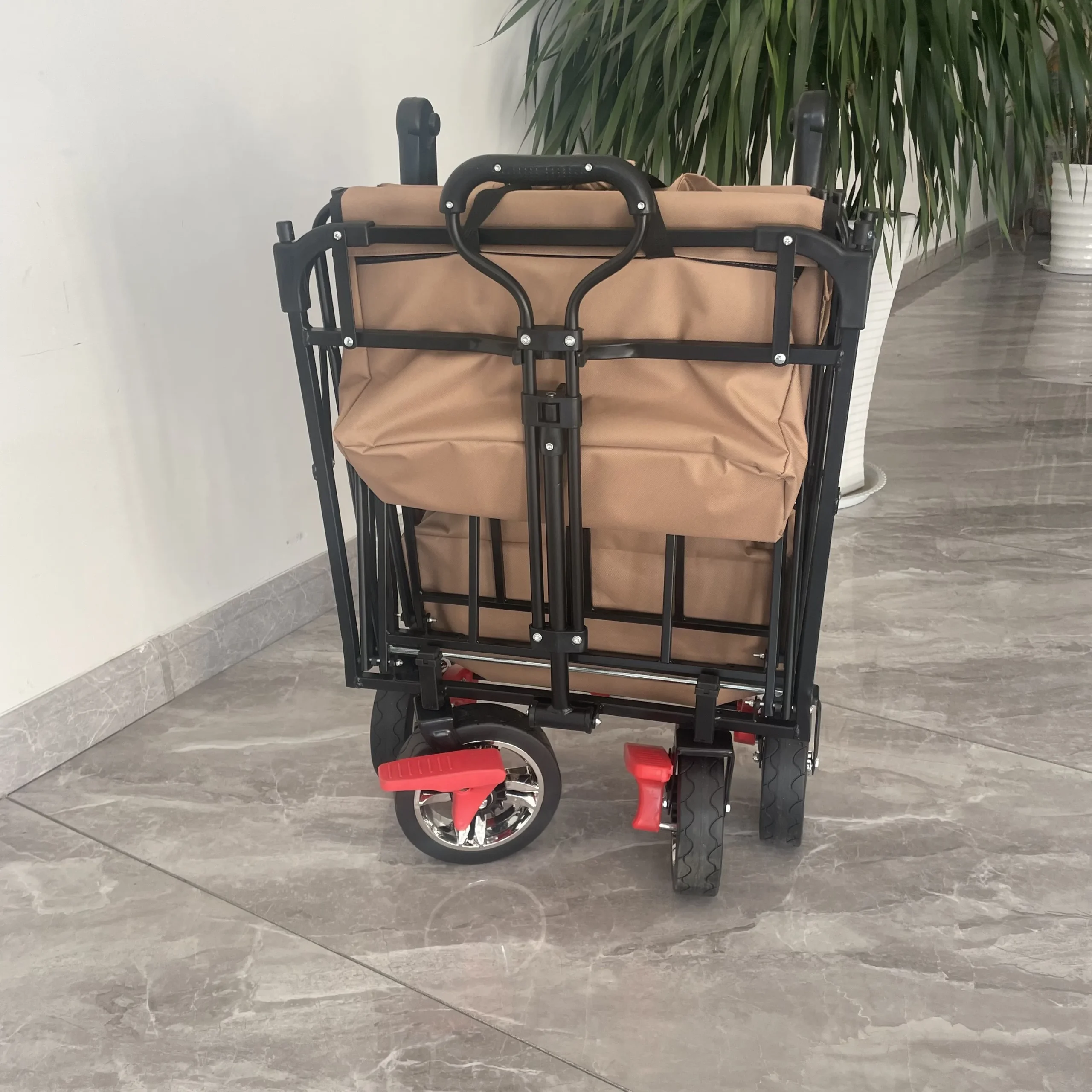 Poussette pliable utilitaire 2025 avec auvent plateau métal roues larges rangement détachable design moderne transport enfants