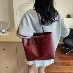 Sac fourretout minimaliste pour femmes sac à bandoulière surdimensionné sac de banlieue sécurisé pour aéroport