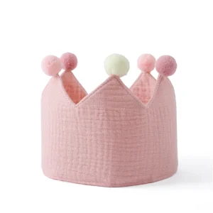 Couronne en coton doux pour bébé accessoire fêtes anniversaires photographie cadeau commémoratif enfants style ludique texture matelassée pompons colorés Couronne en coton doux pour bébé accessoire fêtes anniversaires photographie cadeau commémoratif enfants style ludique texture matelassée pompons colorés