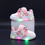 Baskets lumineuses enfants sneakers LED multicolore style sportif design moderne accessoire enfant ludique