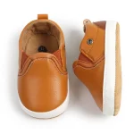 Baskets en cuir PU à semelle souple pour bébé premiers marcheurs confortables et sécurisés 018M