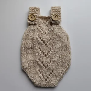 Combinaison motif beige pour nouveauné photographie tricot biologique confort sécurité qualité premium Combinaison motif beige pour nouveauné photographie tricot biologique confort sécurité qualité premium