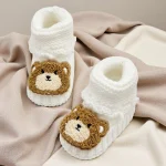 Chaussons bébé confortables en tricot pantoufles blanches au crochet motif ours doux et chaud pour nouveaunés 01 ans