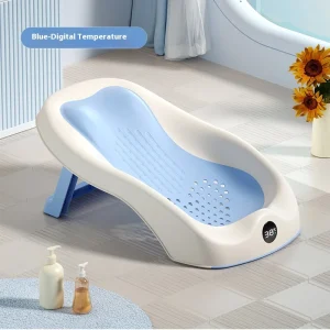 Bain bébé avec affichage numérique de température design ergonomique couleur blanche et bleu pastel facile à ranger et à entretenir