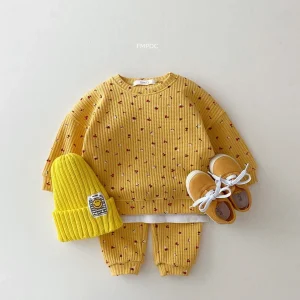 Ensemble vêtements bébé fille sweatshirt gaufré pantalon bonnet et chaussures 4 pièces coton style décontracté jaune fleuri confortable et ludique