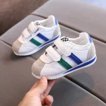 Chaussures enfants sport semelle souple baskets décontractées style moderne multicolore velcro blanc bleu vert
