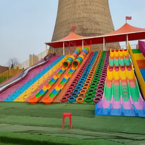 Aire de jeux extérieure avec toboggans colorés structure de glisse sécurisée pour enfants équipement de loisirs parc d’attractions enfantปลอดภัย et durable Aire de jeux extérieure avec toboggans colorés structure de glisse sécurisée pour enfants équipement de loisirs parc d’attractions enfantปลอดภัย et durable