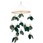 Mobile Décoratif en Bois et Feutre Naturel pour Chambre Bébé Décoration Élégante et Sécuritaire Naturelle et Minimaliste