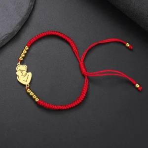 Bracelet en corde rouge et métal doré silhouette famille bijou cadeau maman papa enfant fête des mères père ajustable moderne