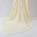 Couverture bébé en mousseline de coton douce et respirante idéale pour les nouveaunés allaitement promenades change et lit beige clair