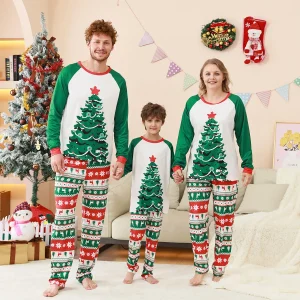 Ensemble pyjama Noël famille parents enfants motifs festifs sapin renne blanc vert rouge occasion fête cadeau Ensemble pyjama Noël famille parents enfants motifs festifs sapin renne blanc vert rouge occasion fête cadeau