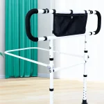 Déambulateur pliable senior réglable en hauteur poignées en caoutchouc noir design moderne assistance mobilité sécurité domicile extérieur rangement tissu inclus