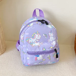 Sac à dos enfant style ludique unicorne arcenciel couleurs vives tissu synthétique durable imperméable poche frontale zippée