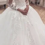 Robe élégante à manches longues pour femmes et filles robe de mariée dentelle longue traîne off white polyester classique été 2024