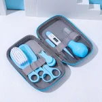 Kit soins santé bébé sac EVA brosse poils souples matériel sécurité toilette nouveauné thermomètre coupeongles peigne 8 pièces  Blue