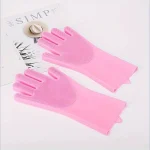 Gants en silicone écofriendly pour toilettage animaux nettoyage vaisselle bain bébé texture antidérapante rose vif usage multiple
