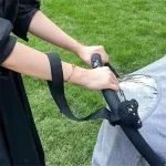 Dragonne de poignet pour poussette bébé ceinture antidérapante protection sécurité enfant sangles assurance double usage extérieur pente inclinée