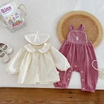 Ensemble trois pièces pour bébé fille chemise longues manches salopette bretelles chapeau style mignon vintage matériau doux 13 ans